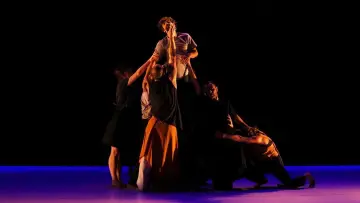 Backdrop to the movie "Suresnes cité danses, Tendre colère" #1640739