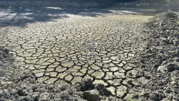 Backdrop to the movie "Extreme Weather: Drought and Heavy Rain" #1574954
