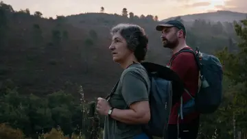 Backdrop to the movie "Walking Holiday" #1652460