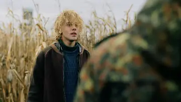 Backdrop to the movie "Tom at the Farm" #259729