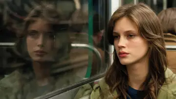 Backdrop to the movie "Young & Beautiful" #840003