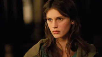 Backdrop to the movie "Young & Beautiful" #840004