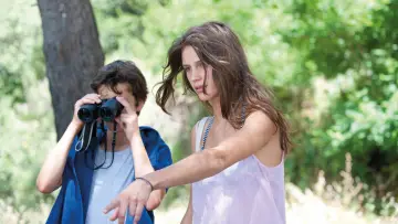 Backdrop to the movie "Young & Beautiful" #840017