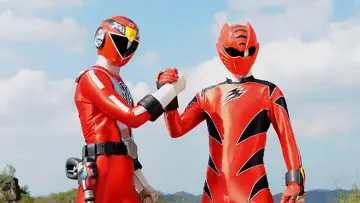 Backdrop to the movie "Engine Sentai Go-Onger vs. Gekiranger" #1204086