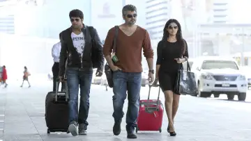 Backdrop to the movie "Arrambam" #1580479