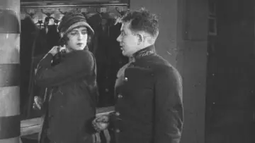 Backdrop to the movie "A Kiss from Mary Pickford" #1571986