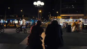 Backdrop to the movie "Begin Again" #858723
