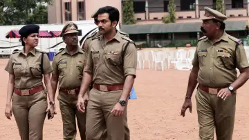 Backdrop to the movie "Mumbai Police" #1619465