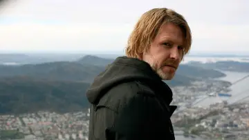 Backdrop to the movie "Varg Veum - Woman in the Fridge" #1573645