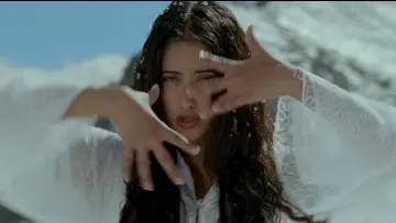 Backdrop to the movie "Dil Se.." #1095662