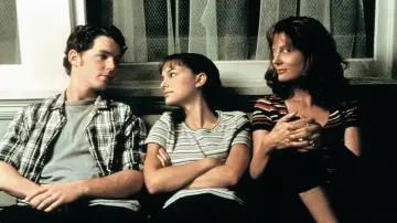 Backdrop to the movie "Anywhere but Here" #1168464