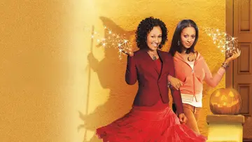 Backdrop to the movie "Twitches" #660363