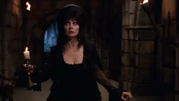 Backdrop to the movie "Elvira