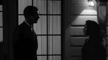 Backdrop to the movie "Shadow of a Doubt" #980802