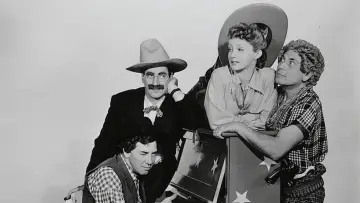 Backdrop to the movie "Go West" #471489