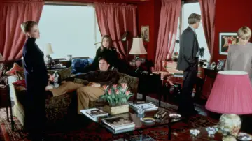 Backdrop to the movie "Six Degrees of Separation" #1038779