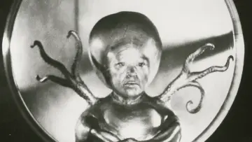 Backdrop to the movie "Invaders from Mars" #388158