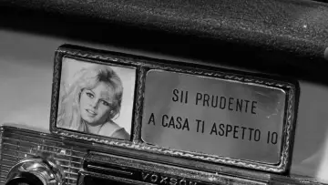 Backdrop to the movie "Il Sorpasso" #892431