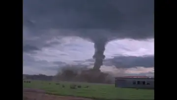 Backdrop to the movie "Atomic Twister" #634556