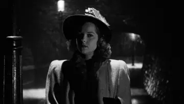 Backdrop to the movie "Cat People" #993883
