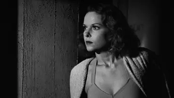 Backdrop to the movie "Cat People" #993886