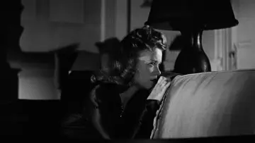 Backdrop to the movie "Cat People" #993888