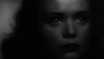 Backdrop to the movie "Cat People" #993892