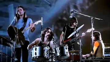 Backdrop to the movie "Pink Floyd: Live at Pompeii" #977987