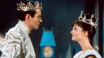 Backdrop to the movie "Cinderella" #940382