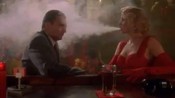 Backdrop to the movie "Fatal Instinct" #719760