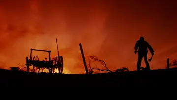 Backdrop to the movie "Razorback" #1028594