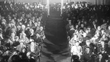 Backdrop to the movie "Man with a Movie Camera" #1047714