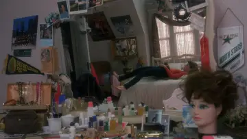 Backdrop to the movie "Untamed Heart" #1047425