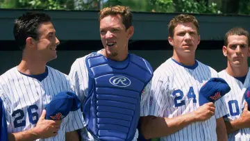 Backdrop to the movie "Summer Catch" #1088547