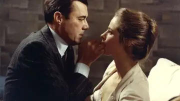 Backdrop to the movie "The Night Porter" #939498