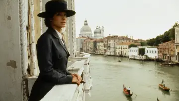Backdrop to the movie "In Love and War" #1651499