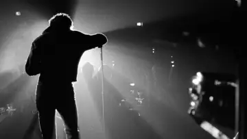 Backdrop to the movie "Lenny" #1094106