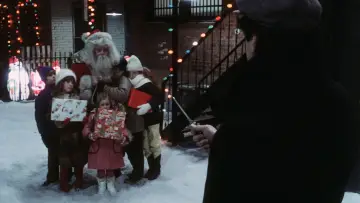 Backdrop to the movie "Christmas Evil" #1123800
