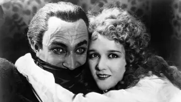 Backdrop to the movie "The Man Who Laughs" #1080083