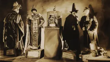 Backdrop to the movie "Waxworks" #1131413