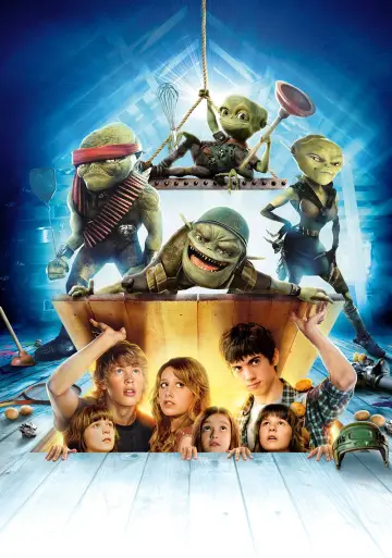 Poster to the movie "Aliens in the Attic" #873274