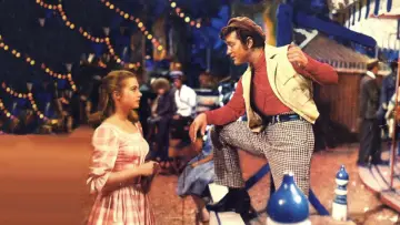 Backdrop to the movie "Carousel" #1107034