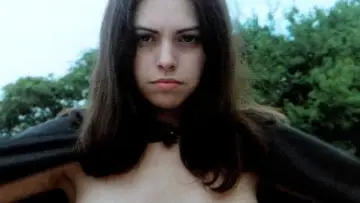 Backdrop to the movie "Female Vampire" #1091667