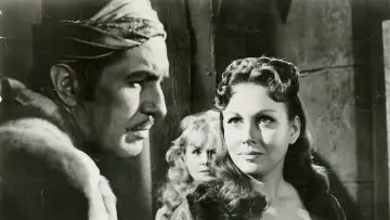Backdrop to the movie "The Raven" #446827