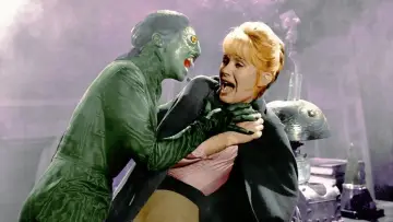 Backdrop to the movie "The Reptile" #1658763