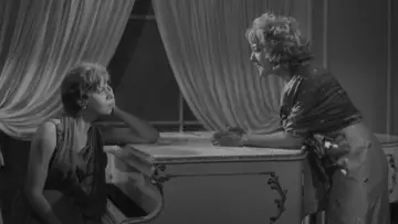 Backdrop to the movie "The Exterminating Angel" #751876