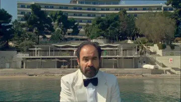 Backdrop to the movie "The Eternal Return of Antonis Paraskevas" #1161680
