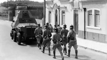 Backdrop to the movie "A Revolução de Maio" #1181702