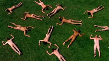 Backdrop to the movie "Destricted" #465927
