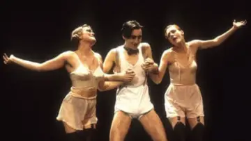 Backdrop to the movie "Cabaret" #975312